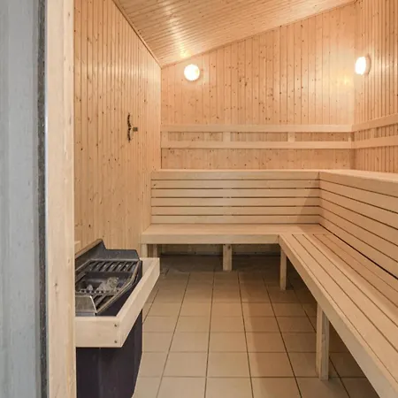 In With Sauna